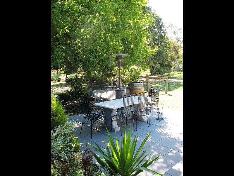 28 Harpley Court, Longford VIC 3851