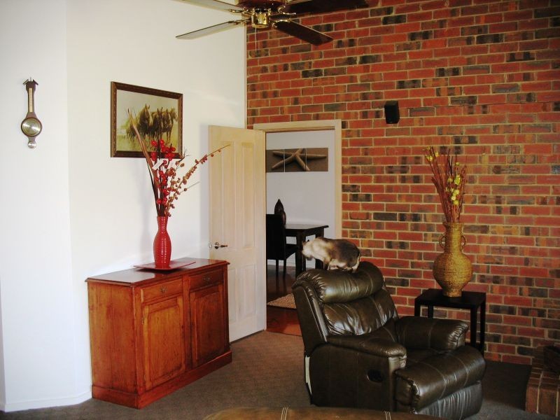 28 Harpley Court, Longford VIC 3851