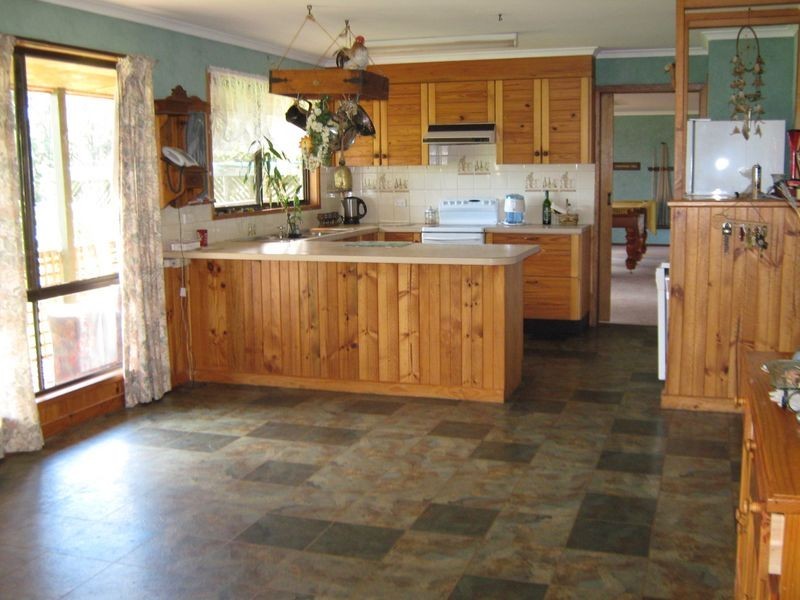 23 Heath Road, Stratford VIC 3862