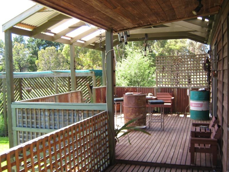 23 Heath Road, Stratford VIC 3862