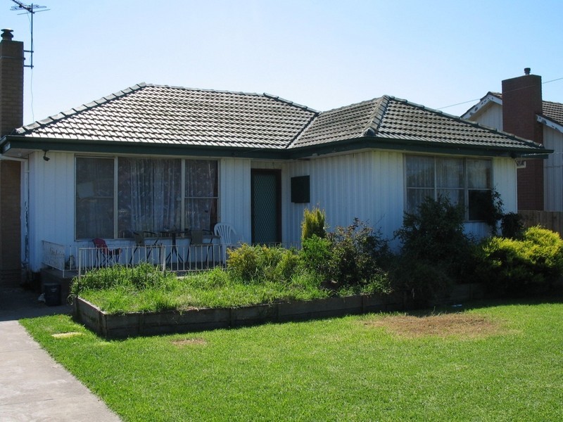 29 Overend Crescent, Sale VIC 3850