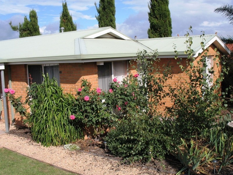 64 Montgomery Street, Sale VIC 3850