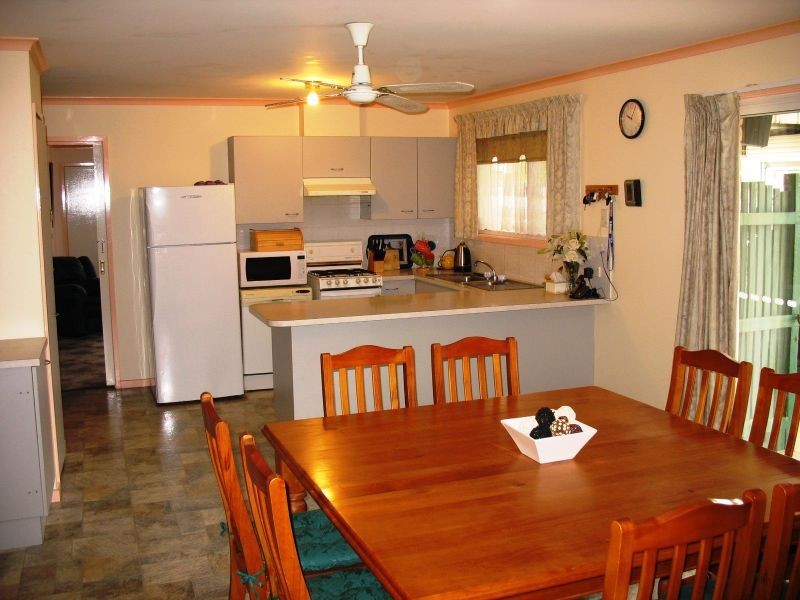 64 Montgomery Street, Sale VIC 3850