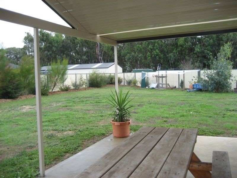 12 Ducret Court, Stratford VIC 3862