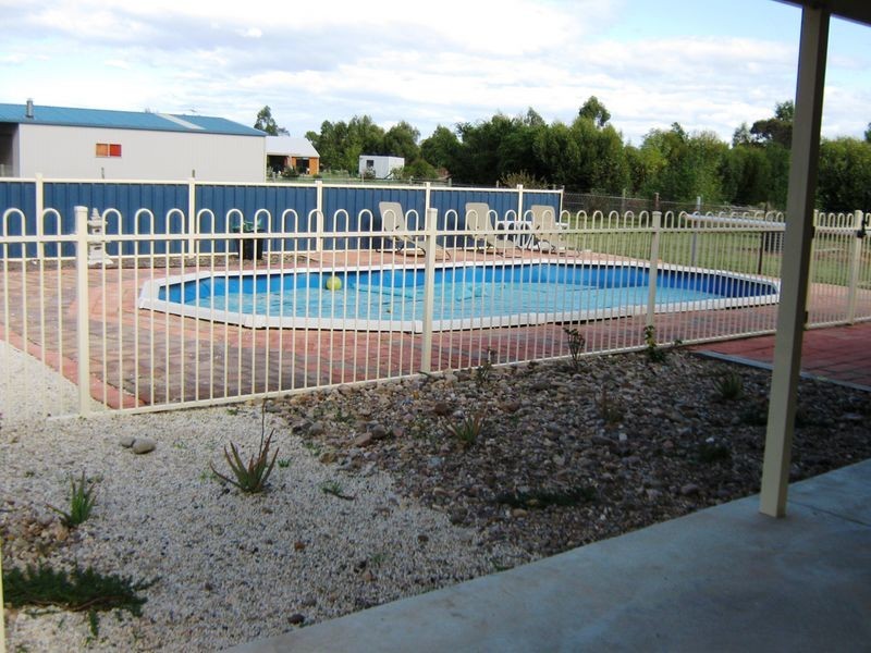 36 Carter Street, Stratford VIC 3862