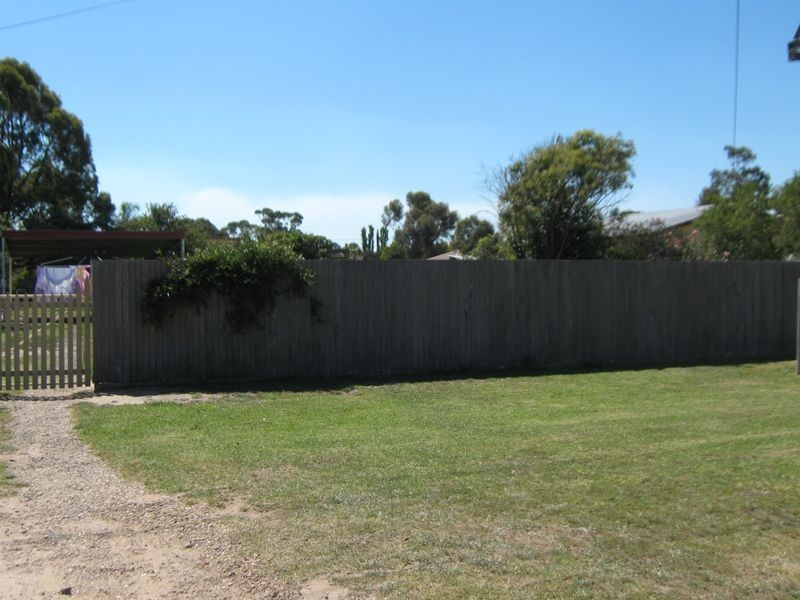 11 Niel Street, Stratford VIC 3862