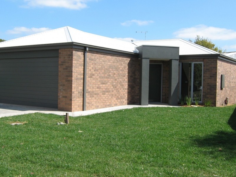 3 Rachel Court, Sale VIC 3850