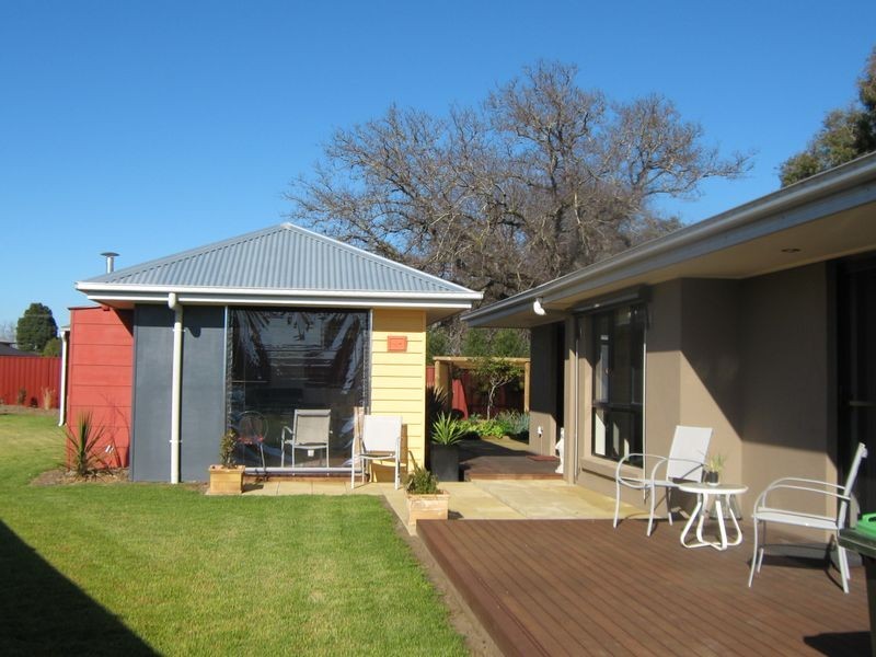 6 Krista Court, Sale VIC 3850