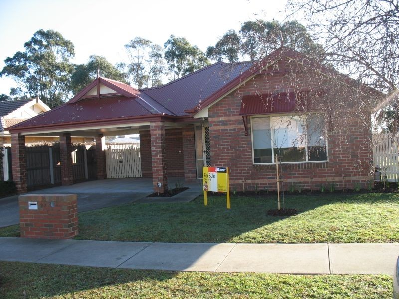 27 Cranswick Crescent, Sale VIC 3850