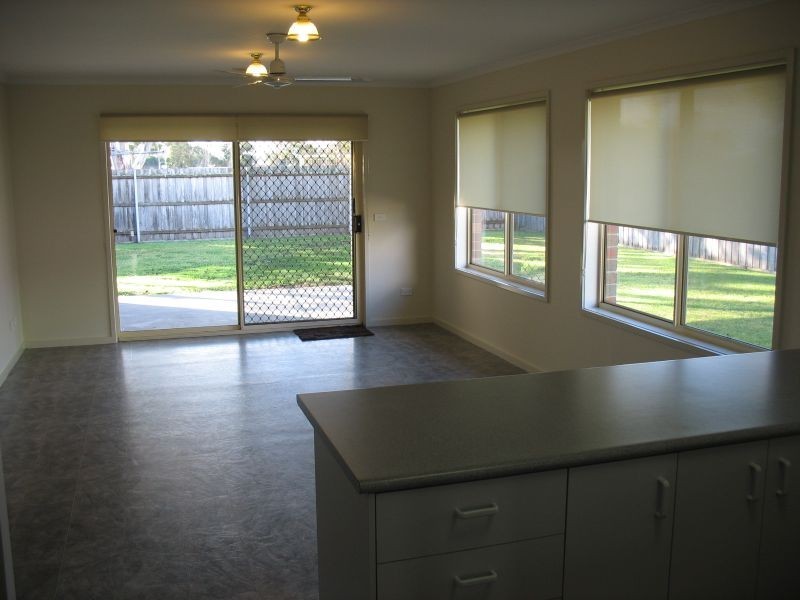 27 Cranswick Crescent, Sale VIC 3850