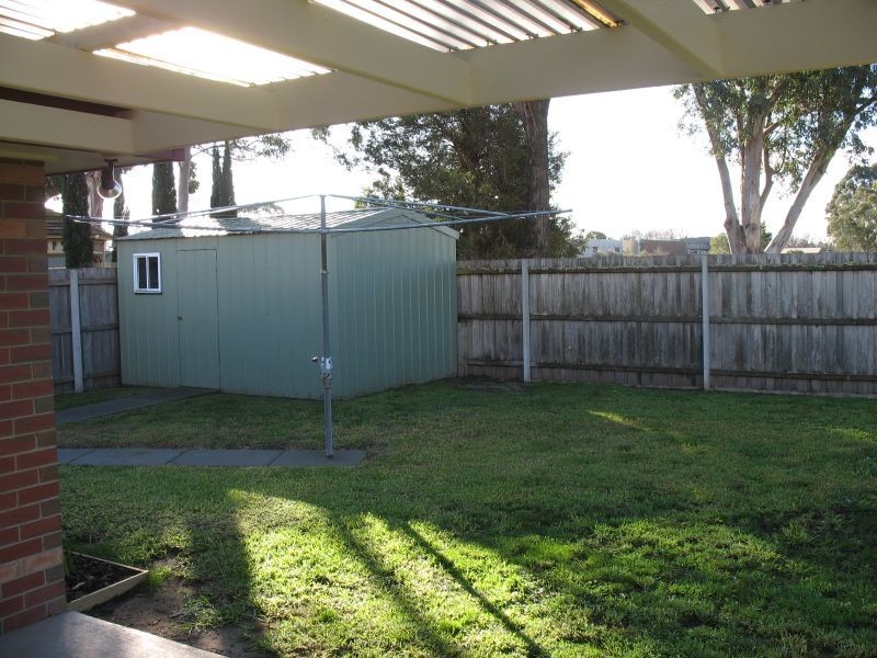 27 Cranswick Crescent, Sale VIC 3850