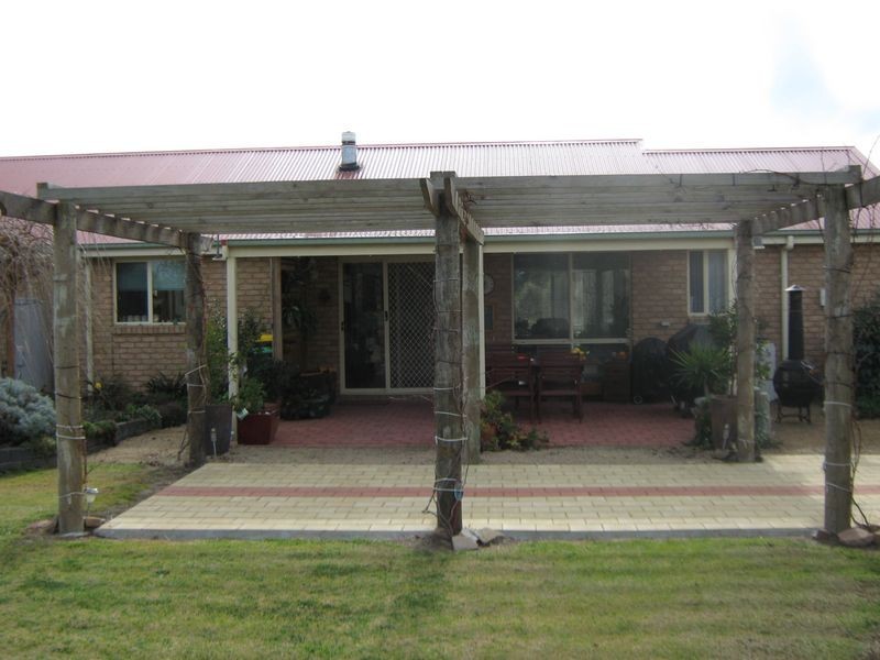 8 Galway Drive, Stratford VIC 3862