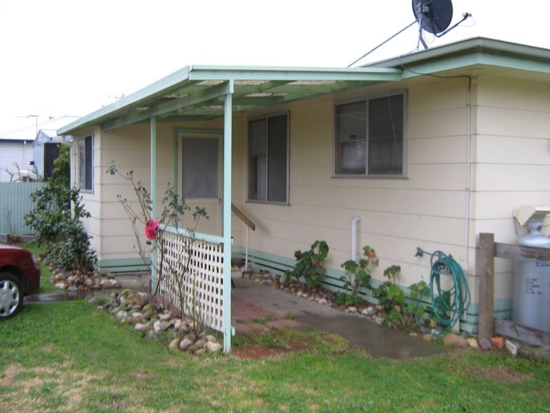 2 Wyndham Street, Stratford VIC 3862