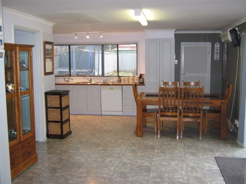 18 Mcfarlane Street, Stratford VIC 3862