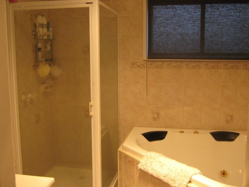 18 Mcfarlane Street, Stratford VIC 3862