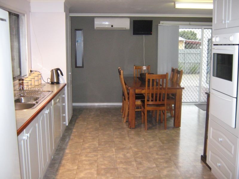 18 Mcfarlane Street, Stratford VIC 3862