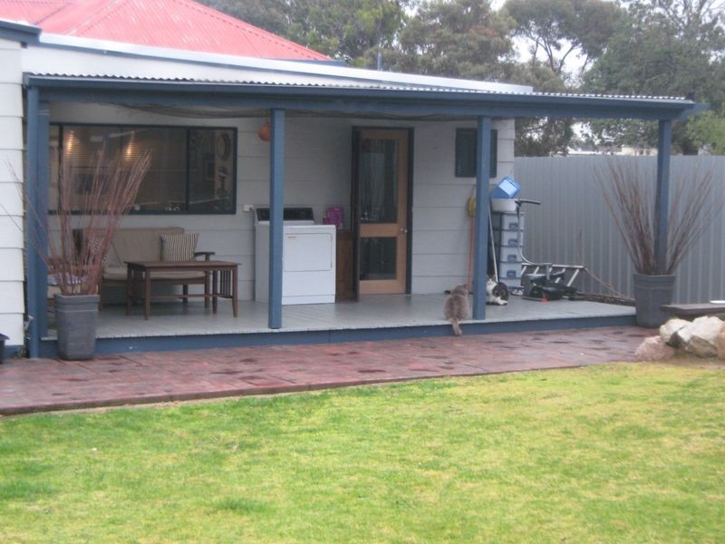 18 Mcfarlane Street, Stratford VIC 3862