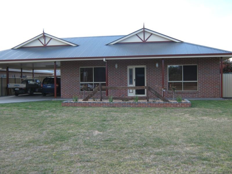 27 Buckley Street, Stratford VIC 3862