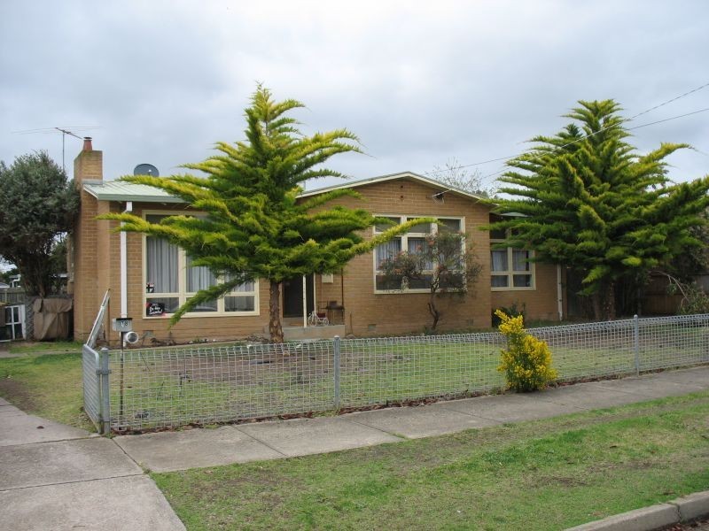 18 Bergen Crescent, Sale VIC 3850
