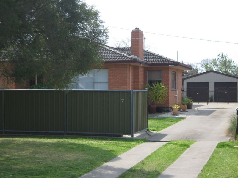 7 Hobson Street, Stratford VIC 3862