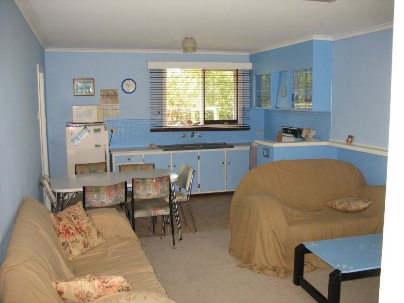 1 & 2/4 Centre Road, Seaspray VIC 3851