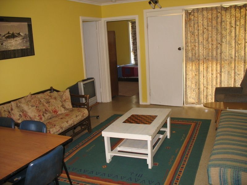 1 & 2/4 Centre Road, Seaspray VIC 3851