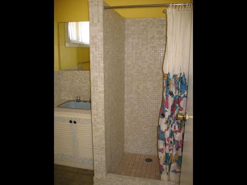 1 & 2/4 Centre Road, Seaspray VIC 3851