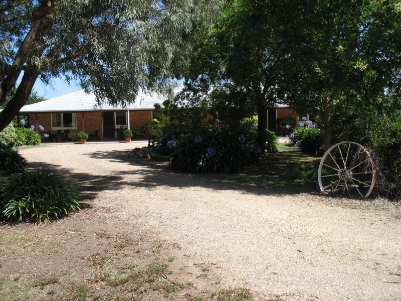 11 Stewarts Lane, Stratford VIC 3862