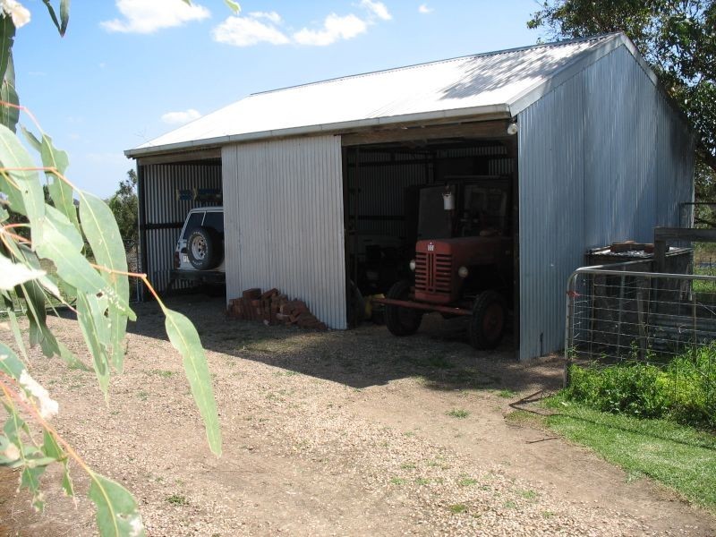 11 Stewarts Lane, Stratford VIC 3862