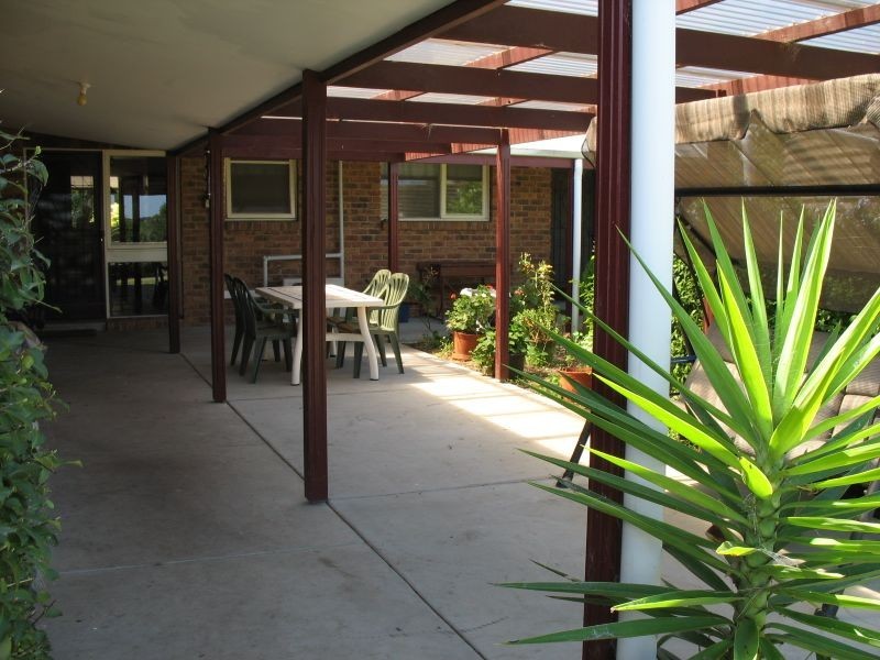 11 Stewarts Lane, Stratford VIC 3862