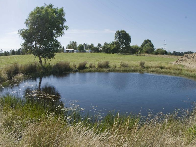 11 Stewarts Lane, Stratford VIC 3862