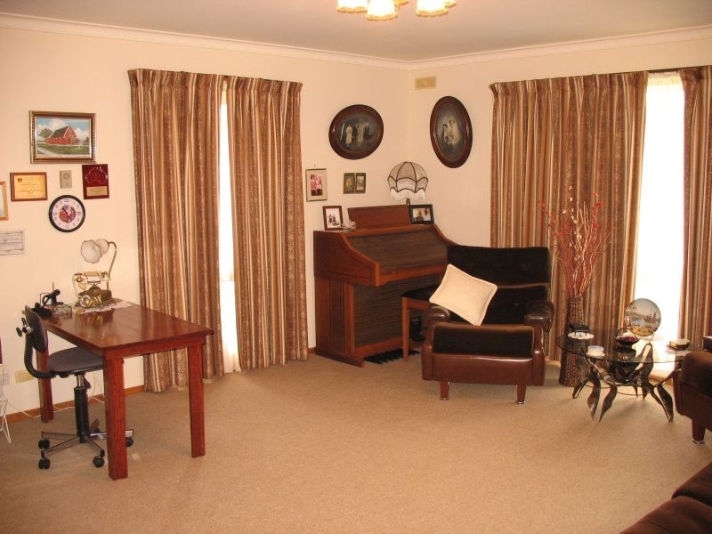 8 Redbank Court, Stratford VIC 3862