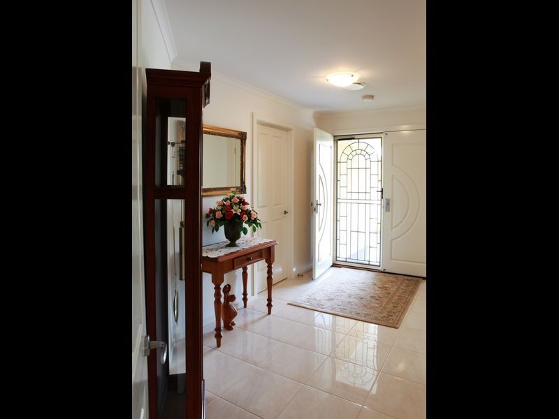 17 Rhodes Drive, Sale VIC 3850