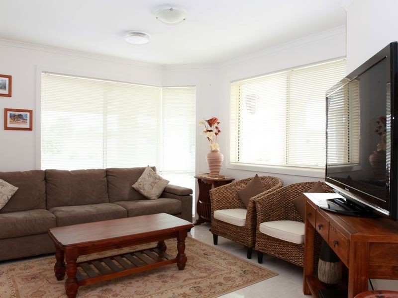 17 Rhodes Drive, Sale VIC 3850