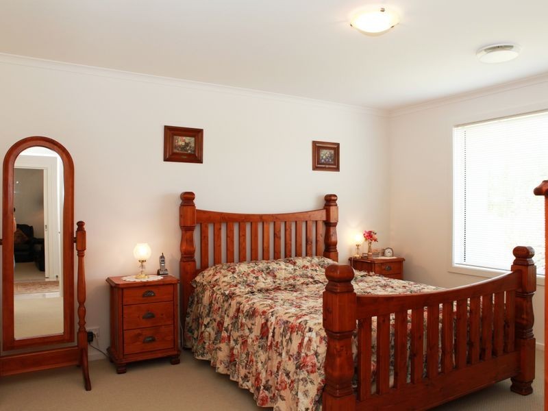 17 Rhodes Drive, Sale VIC 3850