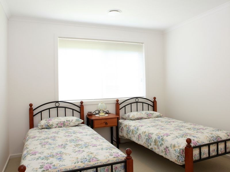 17 Rhodes Drive, Sale VIC 3850