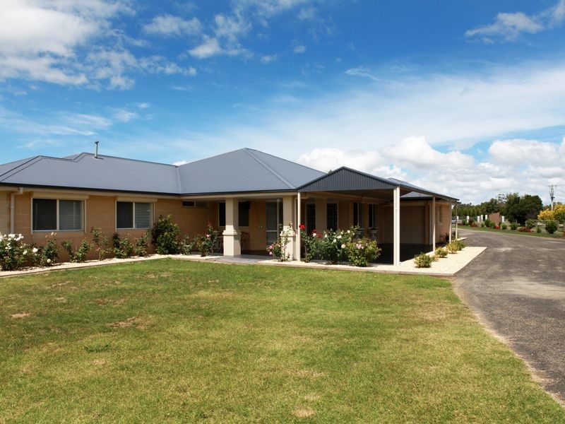 17 Rhodes Drive, Sale VIC 3850