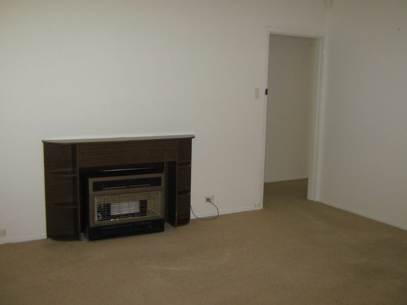 17 Alexandra Avenue, Sale VIC 3850