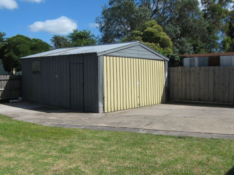 17 Alexandra Avenue, Sale VIC 3850