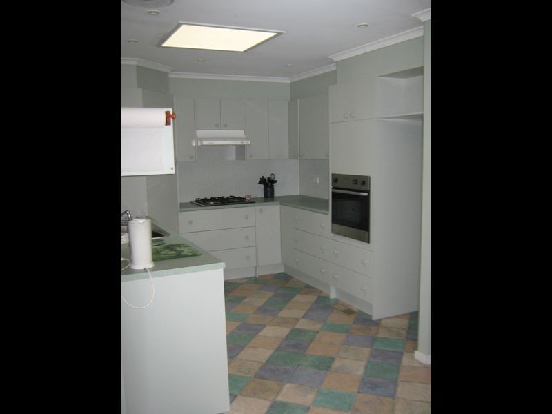 16 Elston Court, Sale VIC 3850