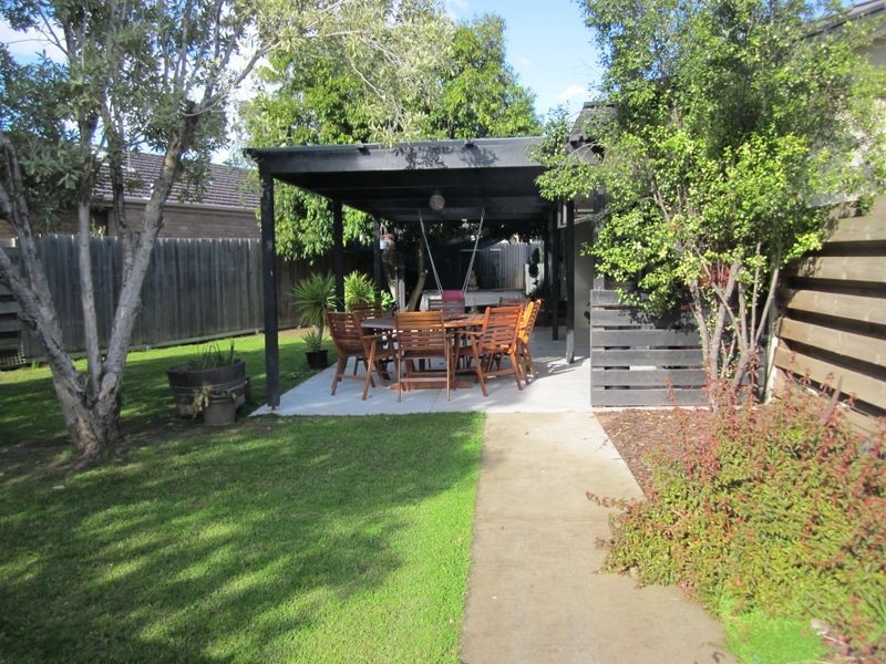 16 Alameda Drive, Sale VIC 3850