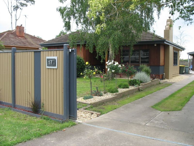 17 McGhee Street, Sale VIC 3850