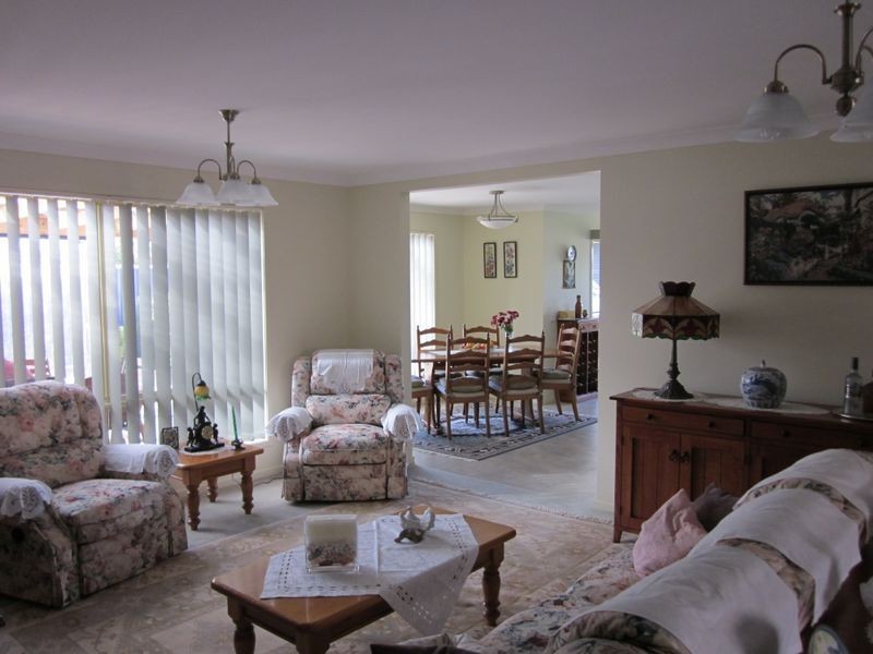 18 Lloyd St, Stratford VIC 3862