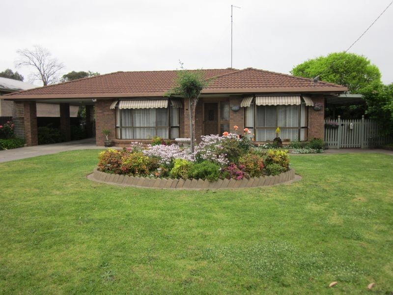 18 Jones Street, Stratford VIC 3862