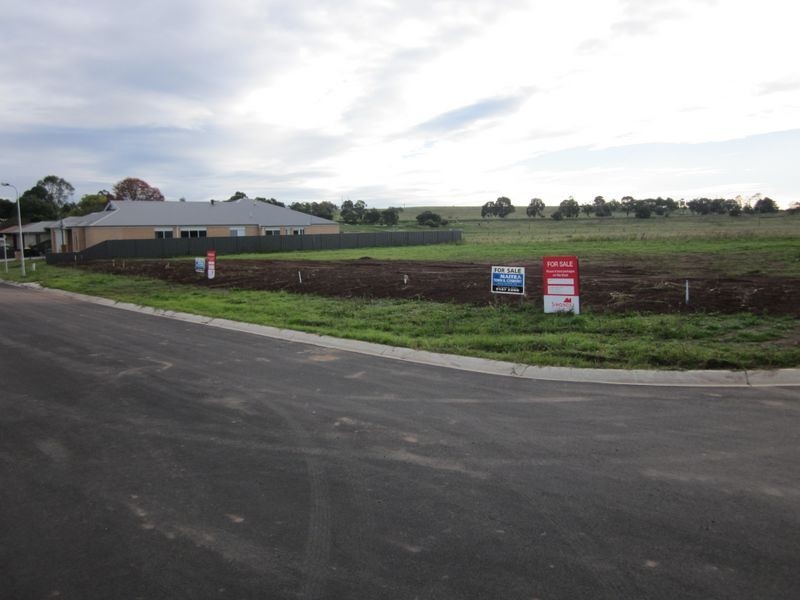 10/ Parkinson St and Aston Close, Maffra VIC 3860