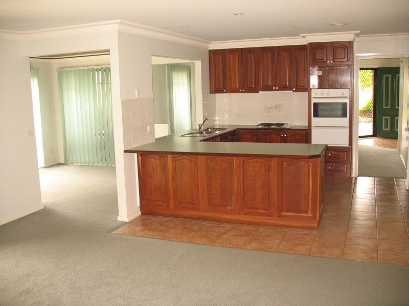 4 Woodburne Drive, Sale VIC 3850
