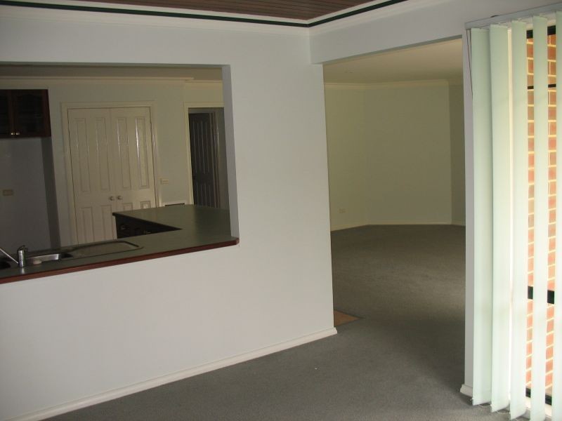 4 Woodburne Drive, Sale VIC 3850