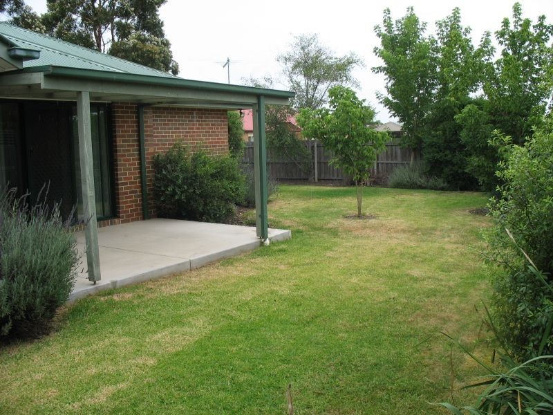 4 Woodburne Drive, Sale VIC 3850