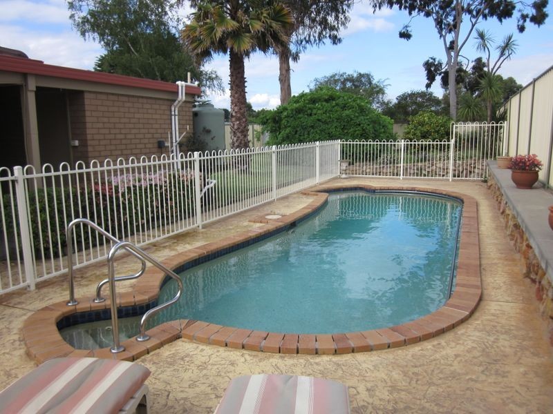 5 Staddon Court, Stratford VIC 3862