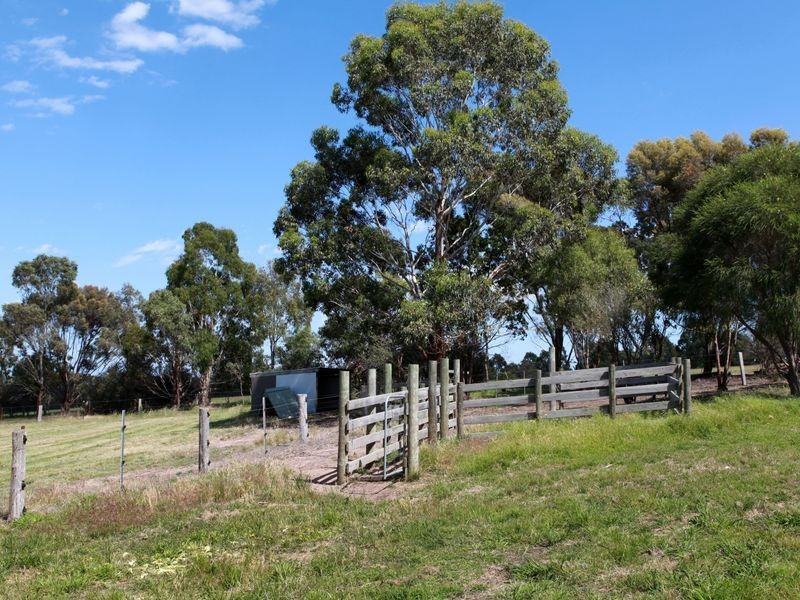 389 Redbank Rd, Stratford VIC 3862